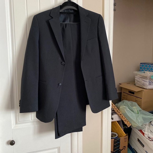 Youth Suit Size 14 - Picture 2 of 2